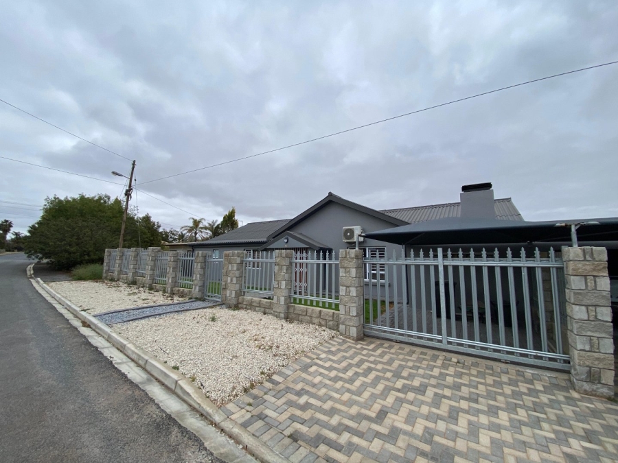 3 Bedroom Property for Sale in Vredendal Western Cape